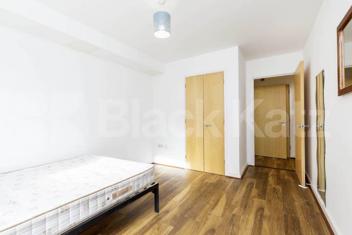 Newly refurbished one bedroom with a garden Clarendon Road, Hornsey / Turnpike Lane